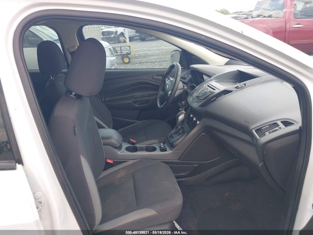 Продажа на аукционе авто 2015 Ford Escape S, vin: 1FMCU0F75FUB69109, номер лота: 45139921