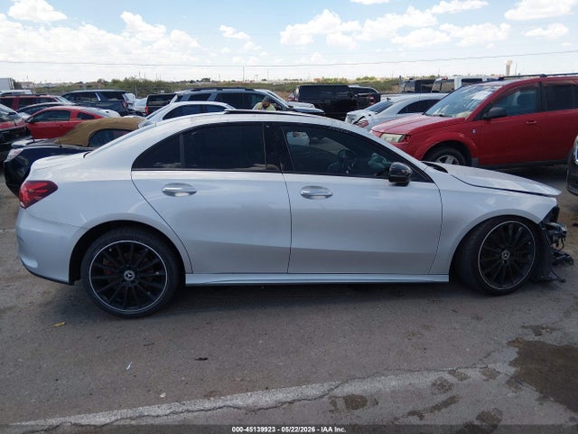 Mercedes-Benz A 220 2019 WDD3G4EB4KW012765 Image 13