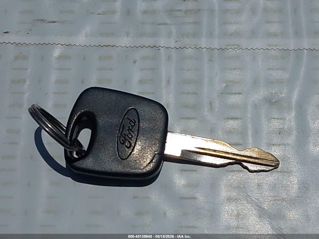45139948 :رقم المزاد ، 1FALP404XVF122717 vin ، 1997 Ford Mustang مزاد بيع