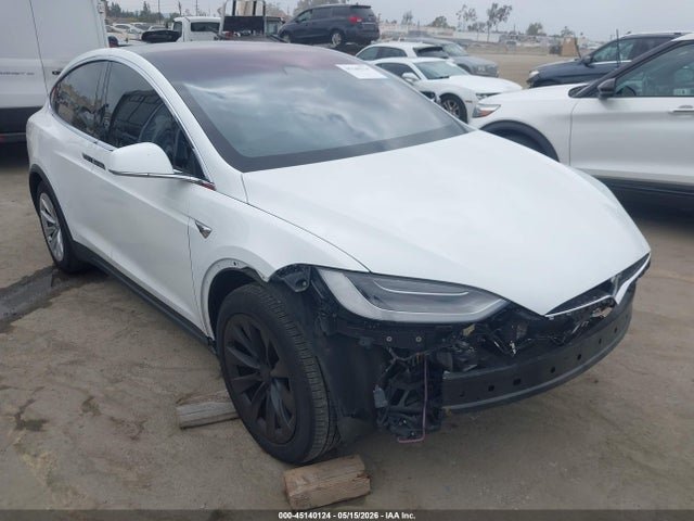 45140124 :رقم المزاد ، 5YJXCBE28LF270109 vin ، 2020 Tesla Model X مزاد بيع