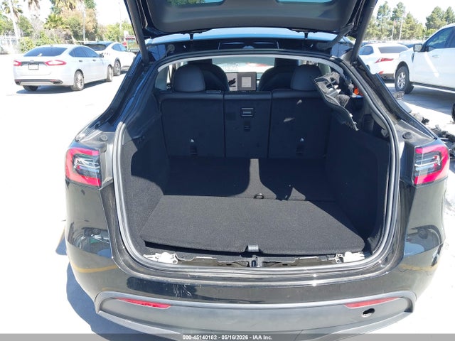 2023 Tesla Model Y Awd/long Range Dual Motor All-wheel Drive მანქანა იყიდება აუქციონზე, vin: 7SAYGDEE8PF824143, აუქციონის ნომერი: 45140182