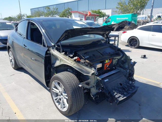 Продажа на аукционе авто 2023 Tesla Model Y Awd/long Range Dual Motor All-wheel Drive, vin: 7SAYGDEE8PF824143, номер лота: 45140182