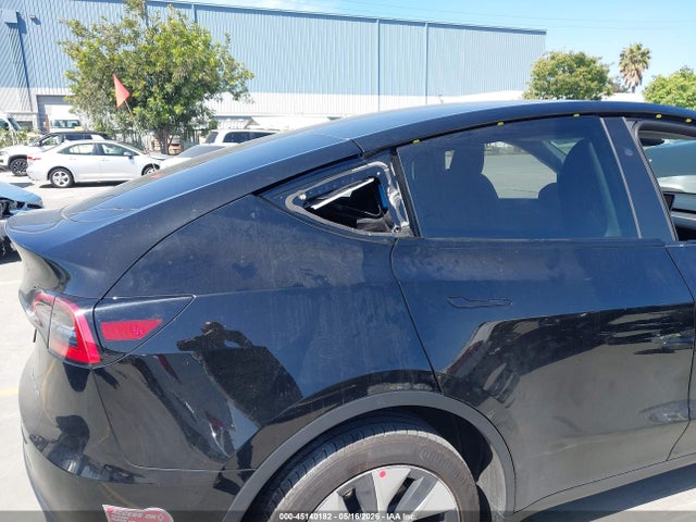 2023 Tesla Model Y Awd/long Range Dual Motor All-wheel Drive მანქანა იყიდება აუქციონზე, vin: 7SAYGDEE8PF824143, აუქციონის ნომერი: 45140182