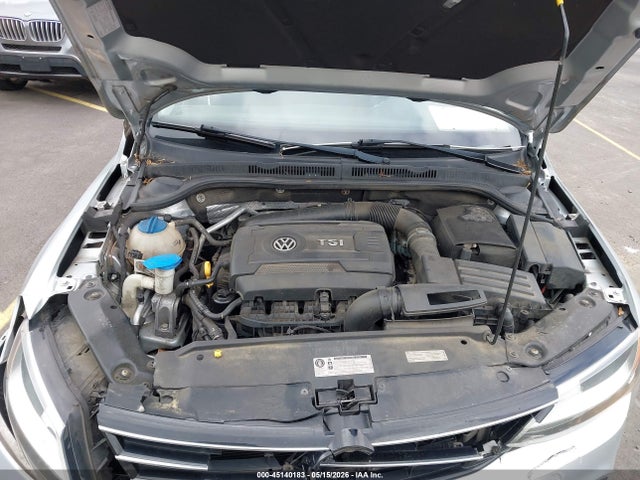 45140183 :رقم المزاد ، 3VWD17AJ3FM307258 vin ، 2015 Volkswagen Jetta 1.8t Se مزاد بيع