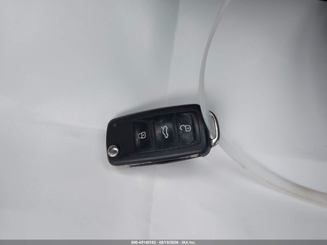45140183 :رقم المزاد ، 3VWD17AJ3FM307258 vin ، 2015 Volkswagen Jetta 1.8t Se مزاد بيع