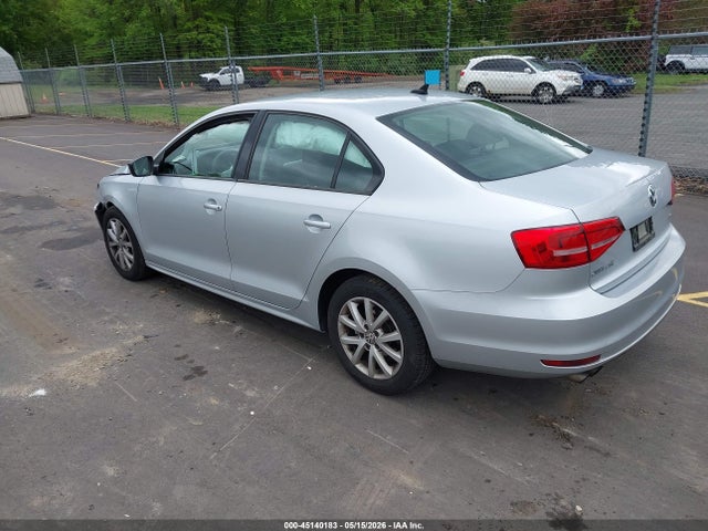 45140183 :رقم المزاد ، 3VWD17AJ3FM307258 vin ، 2015 Volkswagen Jetta 1.8t Se مزاد بيع