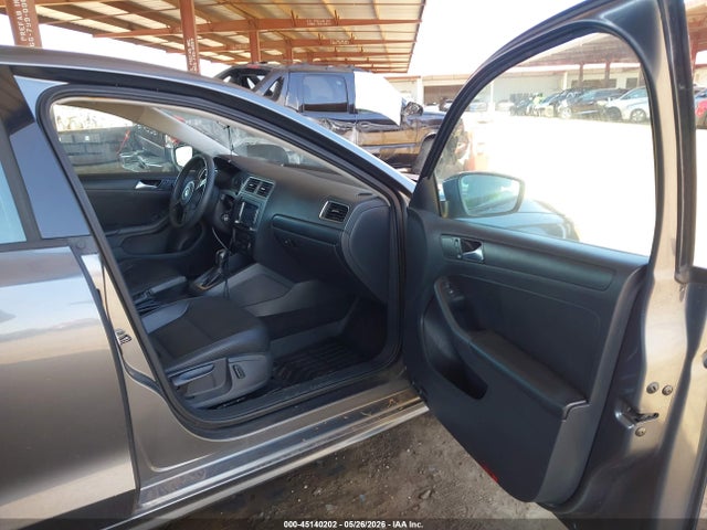 3VWD17AJ2EM277880 Volkswagen Jetta 1.8t Se