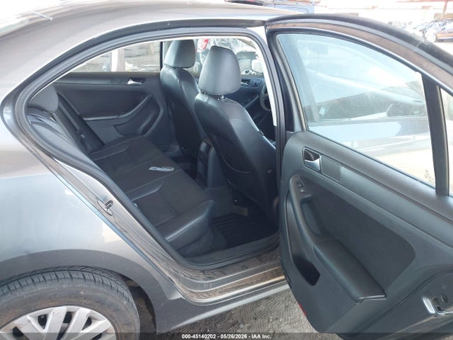 3VWD17AJ2EM277880 Volkswagen Jetta 1.8t Se