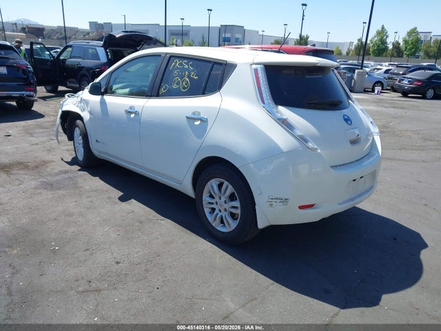 45140316 :رقم المزاد ، 1N4AZ0CP3FC326603 vin ، 2015 Nissan Leaf S مزاد بيع