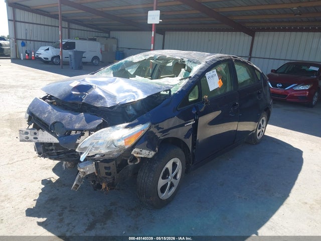 Toyota Prius Two 2015 JTDKN3DU8F1970299 Image 2