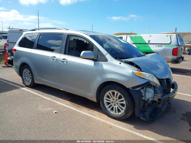 Auction sale of the 2014 Toyota Sienna Xle V6 7 Passenger Auto Access Seat/xle V6 8 Passenger, vin: 5TDYK3DC1ES481299, lot number: 45140363