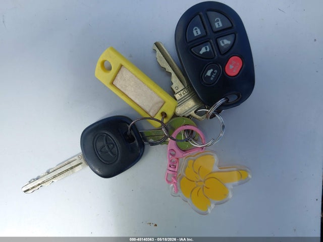 2014 Toyota Sienna Xle V6 7 Passenger Auto Access Seat/xle V6 8 Passenger მანქანა იყიდება აუქციონზე, vin: 5TDYK3DC1ES481299, აუქციონის ნომერი: 45140363
