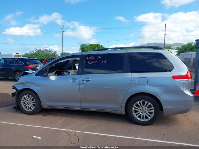 2014 Toyota Sienna Xle V6 7 Passenger Auto Access Seat/xle V6 8 Passenger მანქანა იყიდება აუქციონზე, vin: 5TDYK3DC1ES481299, აუქციონის ნომერი: 45140363