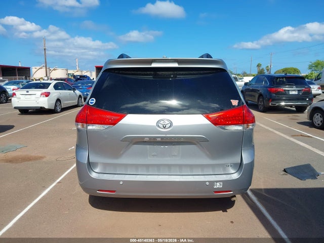 2014 Toyota Sienna Xle V6 7 Passenger Auto Access Seat/xle V6 8 Passenger მანქანა იყიდება აუქციონზე, vin: 5TDYK3DC1ES481299, აუქციონის ნომერი: 45140363