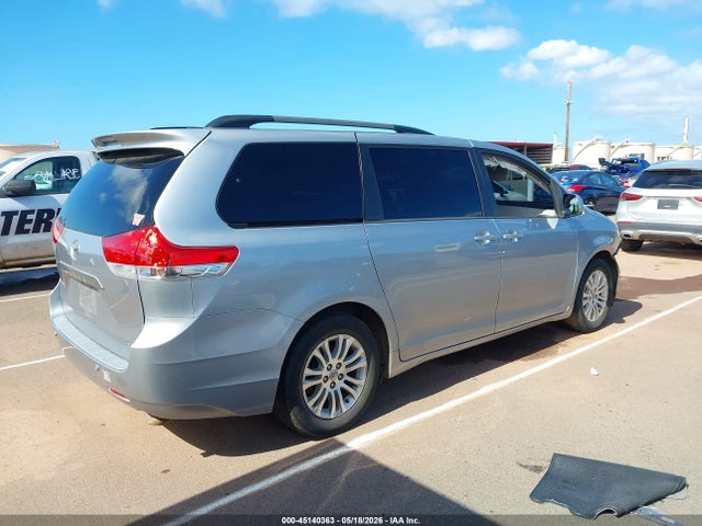 2014 Toyota Sienna Xle V6 7 Passenger Auto Access Seat/xle V6 8 Passenger მანქანა იყიდება აუქციონზე, vin: 5TDYK3DC1ES481299, აუქციონის ნომერი: 45140363