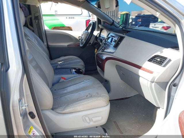 2014 Toyota Sienna Xle V6 7 Passenger Auto Access Seat/xle V6 8 Passenger მანქანა იყიდება აუქციონზე, vin: 5TDYK3DC1ES481299, აუქციონის ნომერი: 45140363