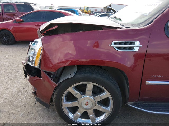 45140377 :رقم المزاد ، 1GYS4HEF9BR150576 vin ، 2011 Cadillac Escalade Esv Luxury مزاد بيع