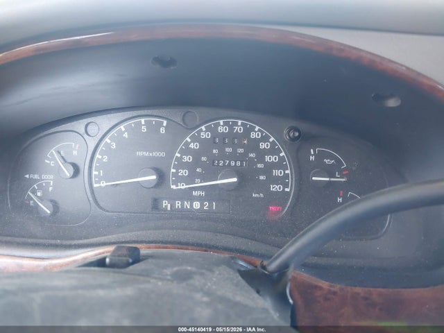 2000 Mercury Mountaineer მანქანა იყიდება აუქციონზე, vin: 4M2DU86P0YUJ15172, აუქციონის ნომერი: 45140419