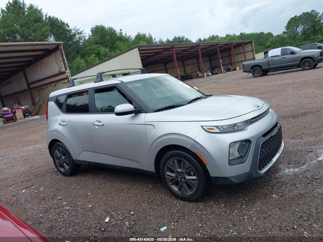 2021 Kia Soul S მანქანა იყიდება აუქციონზე, vin: KNDJ23AU4M7796590, აუქციონის ნომერი: 45140420