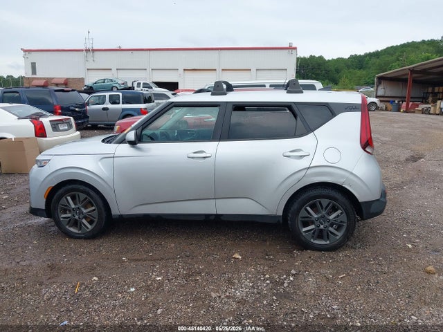 2021 Kia Soul S მანქანა იყიდება აუქციონზე, vin: KNDJ23AU4M7796590, აუქციონის ნომერი: 45140420