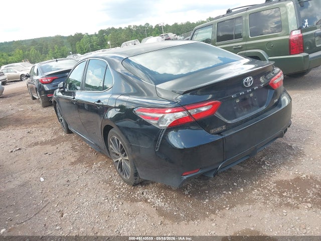 45140559 :رقم المزاد ، 4T1B11HK4JU037074 vin ، 2018 Toyota Camry Se مزاد بيع