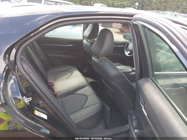 45140559 :رقم المزاد ، 4T1B11HK4JU037074 vin ، 2018 Toyota Camry Se مزاد بيع