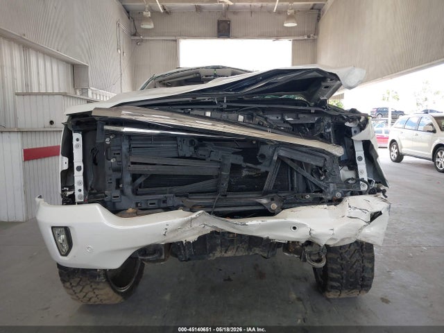 Продаж на аукціоні авто 2018 Chevrolet Silverado 1500 High Country, vin: 3GCUKTEJ1JG324554, номер лоту: 45140651