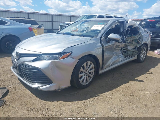 2020 Toyota Camry Le მანქანა იყიდება აუქციონზე, vin: 4T1C11AKXLU929685, აუქციონის ნომერი: 45140713