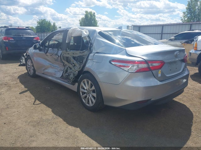 2020 Toyota Camry Le მანქანა იყიდება აუქციონზე, vin: 4T1C11AKXLU929685, აუქციონის ნომერი: 45140713