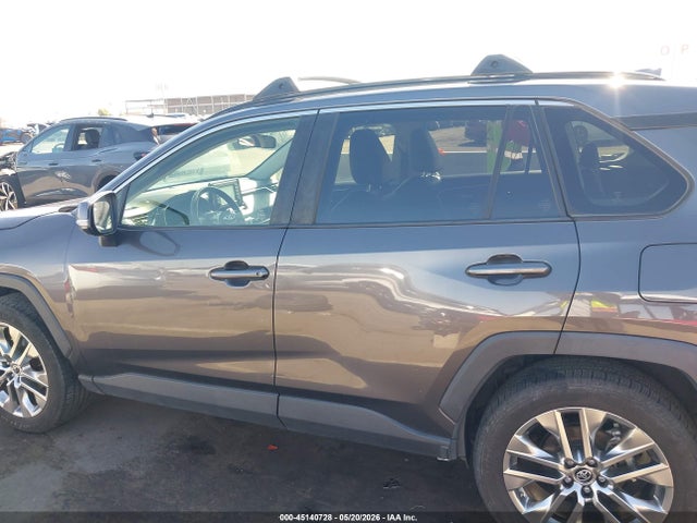 JTMC1RFV4KJ004695 Toyota Rav4 Xle Premium