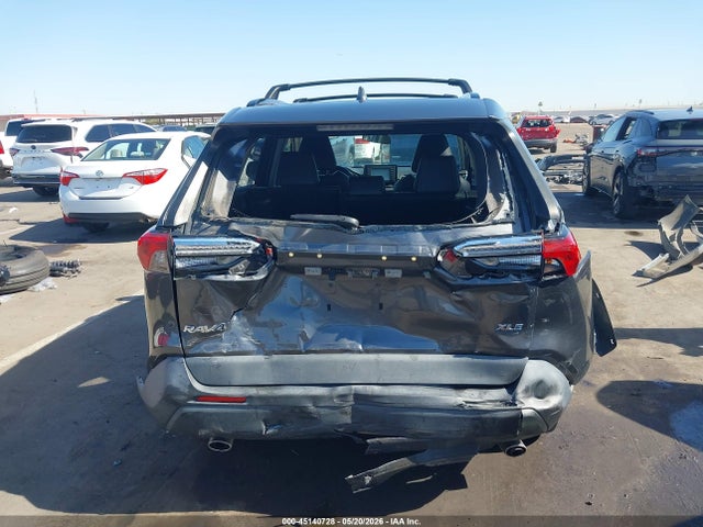 JTMC1RFV4KJ004695 Toyota Rav4 Xle Premium