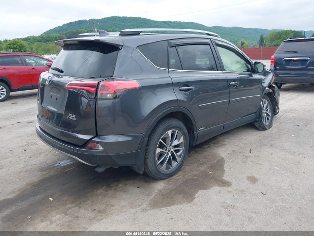 45140946 :رقم المزاد ، JTMRJREV0HD130572 vin ، 2017 Toyota Rav4 Hybrid Xle مزاد بيع