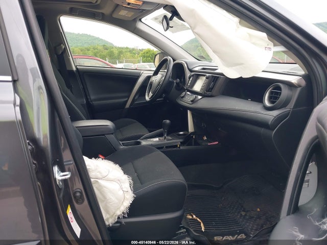 45140946 :رقم المزاد ، JTMRJREV0HD130572 vin ، 2017 Toyota Rav4 Hybrid Xle مزاد بيع
