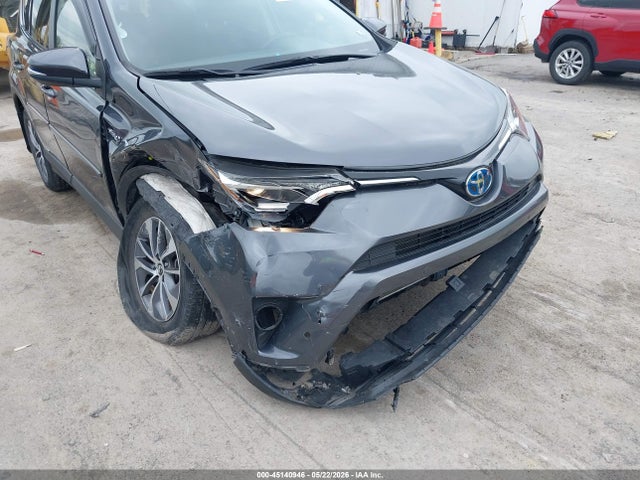 45140946 :رقم المزاد ، JTMRJREV0HD130572 vin ، 2017 Toyota Rav4 Hybrid Xle مزاد بيع