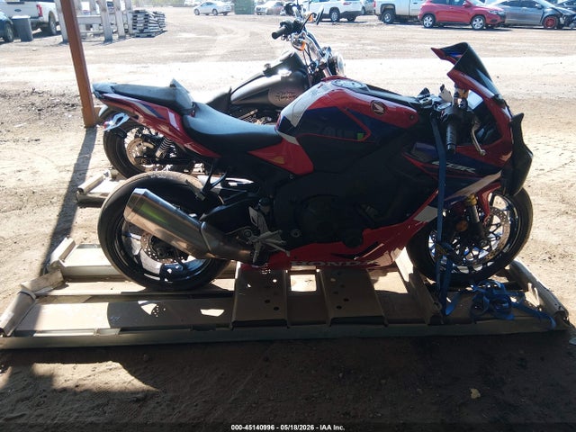 Продажа на аукционе авто 2022 Honda Cbr1000 Rr, vin: JH2SC7713NK500132, номер лота: 45140996