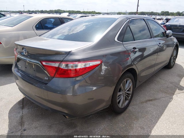 45141023 :رقم المزاد ، 4T1BF1FK1HU660876 vin ، 2017 Toyota Camry Se مزاد بيع