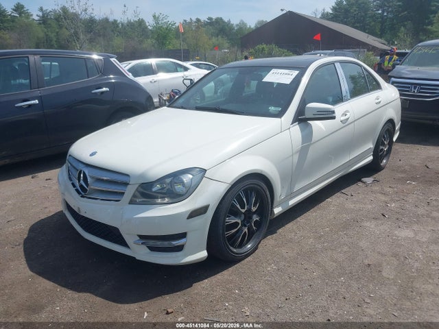 2012 Mercedes-benz C 300 Sport 4matic მანქანა იყიდება აუქციონზე, vin: WDDGF8BB4CA694741, აუქციონის ნომერი: 45141084