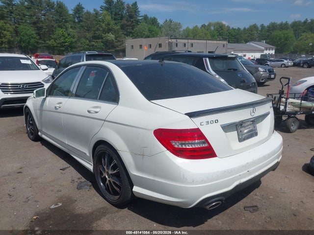2012 Mercedes-benz C 300 Sport 4matic მანქანა იყიდება აუქციონზე, vin: WDDGF8BB4CA694741, აუქციონის ნომერი: 45141084
