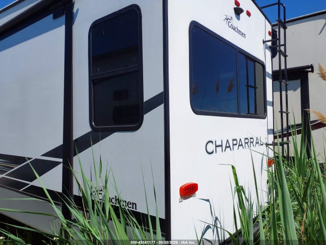 Coachmen Chaparral 2022 5ZT3CH1B1NA328000 Image 3