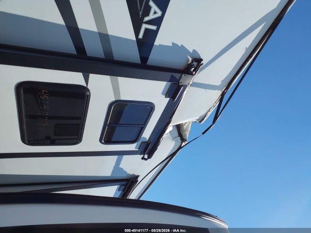 Coachmen Chaparral 2022 5ZT3CH1B1NA328000 Image 13