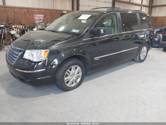 45141186 :رقم المزاد ، 2A4RR5D19AR279382 vin ، 2010 Chrysler Town & Country Touring مزاد بيع