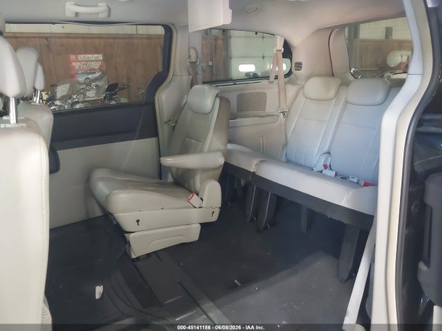 45141186 :رقم المزاد ، 2A4RR5D19AR279382 vin ، 2010 Chrysler Town & Country Touring مزاد بيع