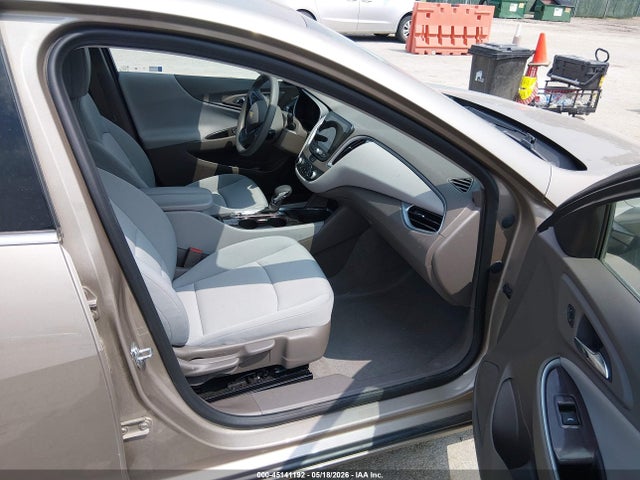 1G1ZD5ST4PF238014 Chevrolet Malibu Fwd 1lt