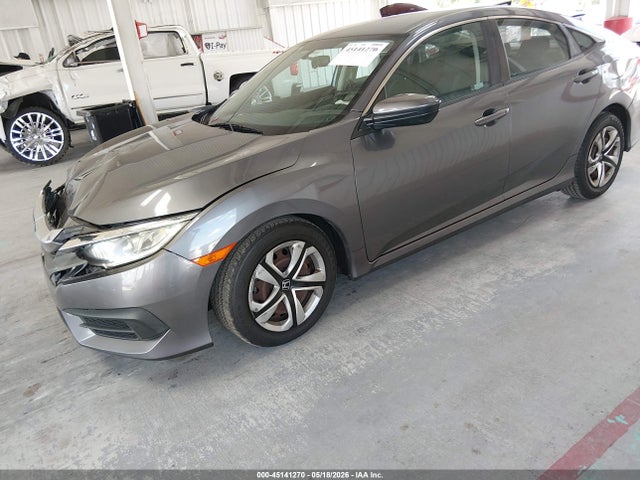 45141270 :رقم المزاد ، 2HGFC2F59JH598846 vin ، 2018 Honda Civic Lx مزاد بيع
