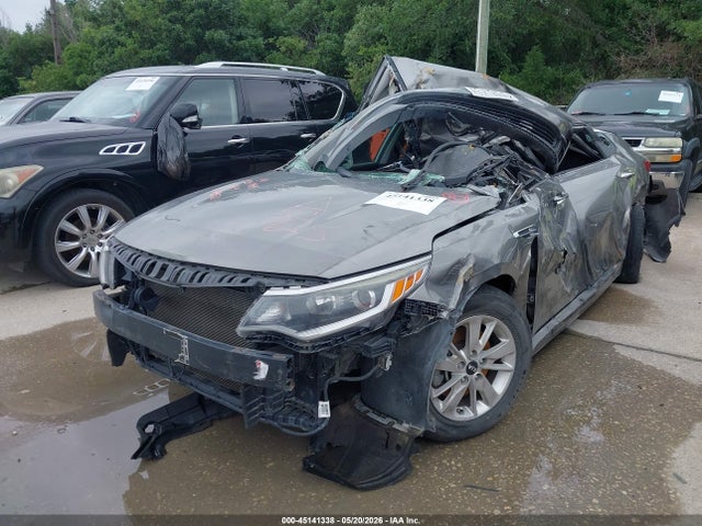 KIA Optima Lx 2017 5XXGT4L32HG149510 Image 2