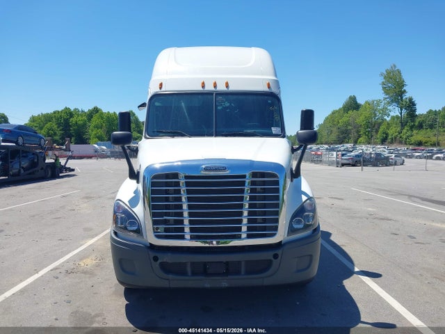 Продажа на аукционе авто 2017 Freightliner Cascadia 125, vin: 1FUJGLDR2HLHD2299, номер лота: 45141434