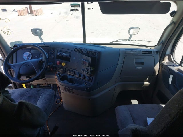 Продажа на аукционе авто 2017 Freightliner Cascadia 125, vin: 1FUJGLDR2HLHD2299, номер лота: 45141434