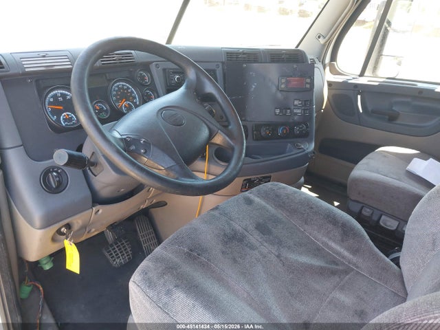 Продажа на аукционе авто 2017 Freightliner Cascadia 125, vin: 1FUJGLDR2HLHD2299, номер лота: 45141434