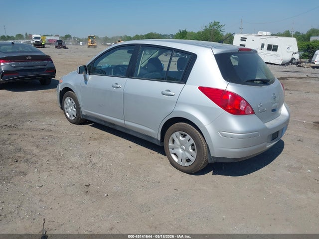45141644 :رقم المزاد ، 3N1BC1CP7AL464991 vin ، 2010 Nissan Versa 1.8s مزاد بيع