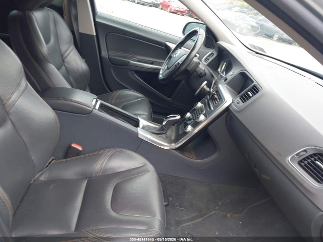 YV4612HK9G1009029 Volvo V60 Cross Country T5